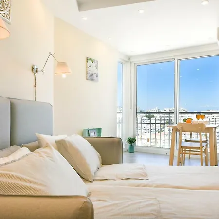 Seafront Floor Apartment Benalmádena